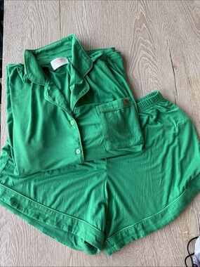 In my Sundays green short pajama set M